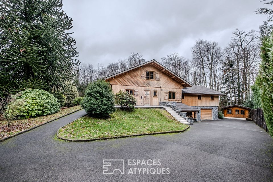 Chalet esprit trappeur chic et son parc arboré proche Genève