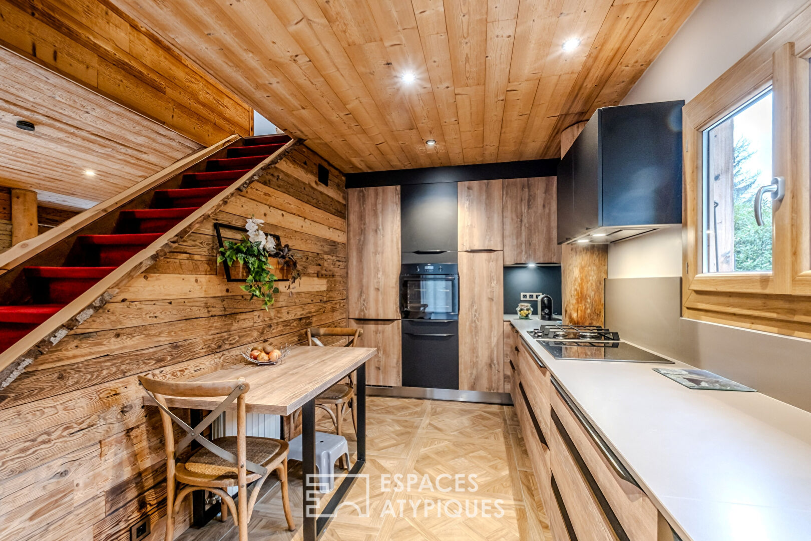 Chalet esprit trappeur chic et son parc arboré proche Genève