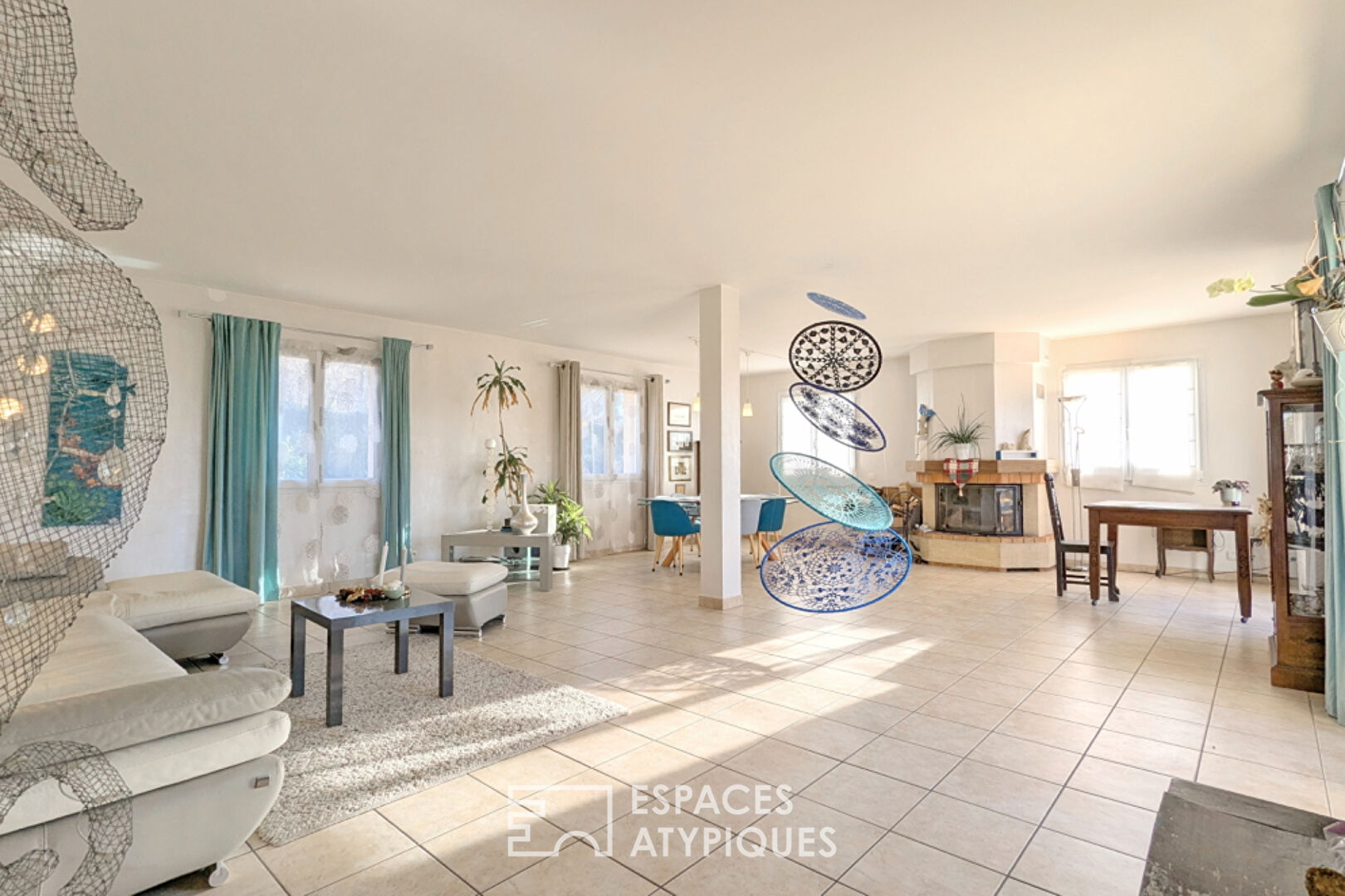 Maison familiale aux beaux volumes proche de la frontière