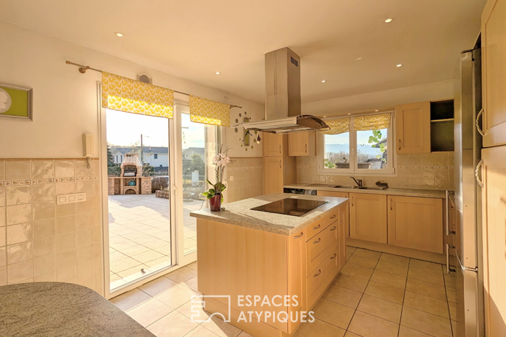 Maison familiale aux beaux volumes proche de la frontière