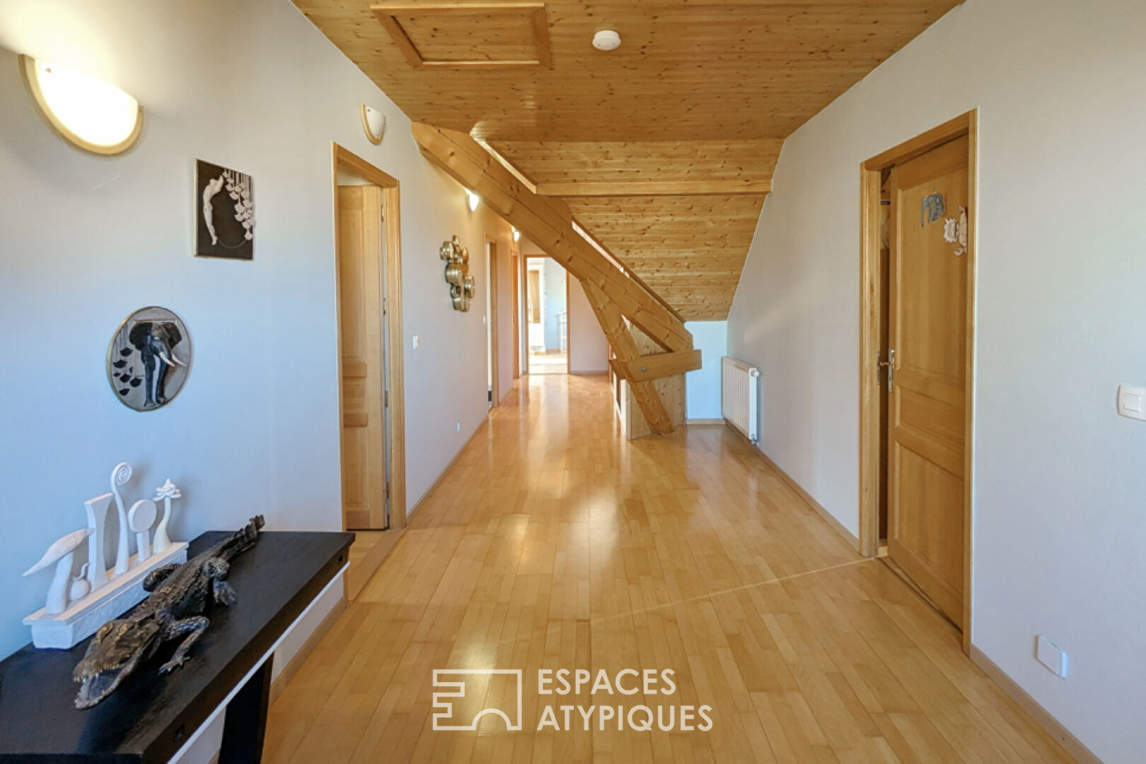 Maison familiale aux beaux volumes proche de la frontière