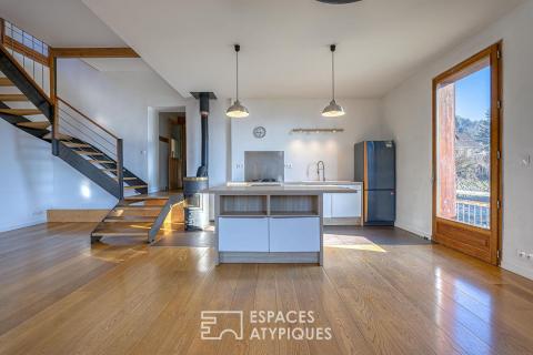 Appartement dans une bâtisse de caractère avec vue