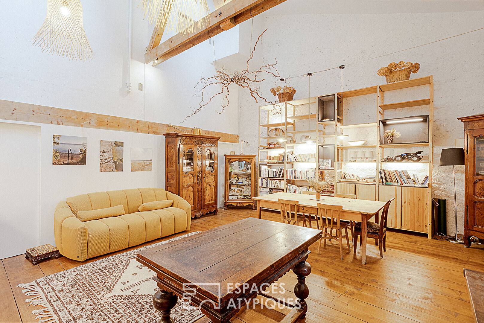 Ancienne demeure bénédictine du XIX siècle avec jardin et annexes