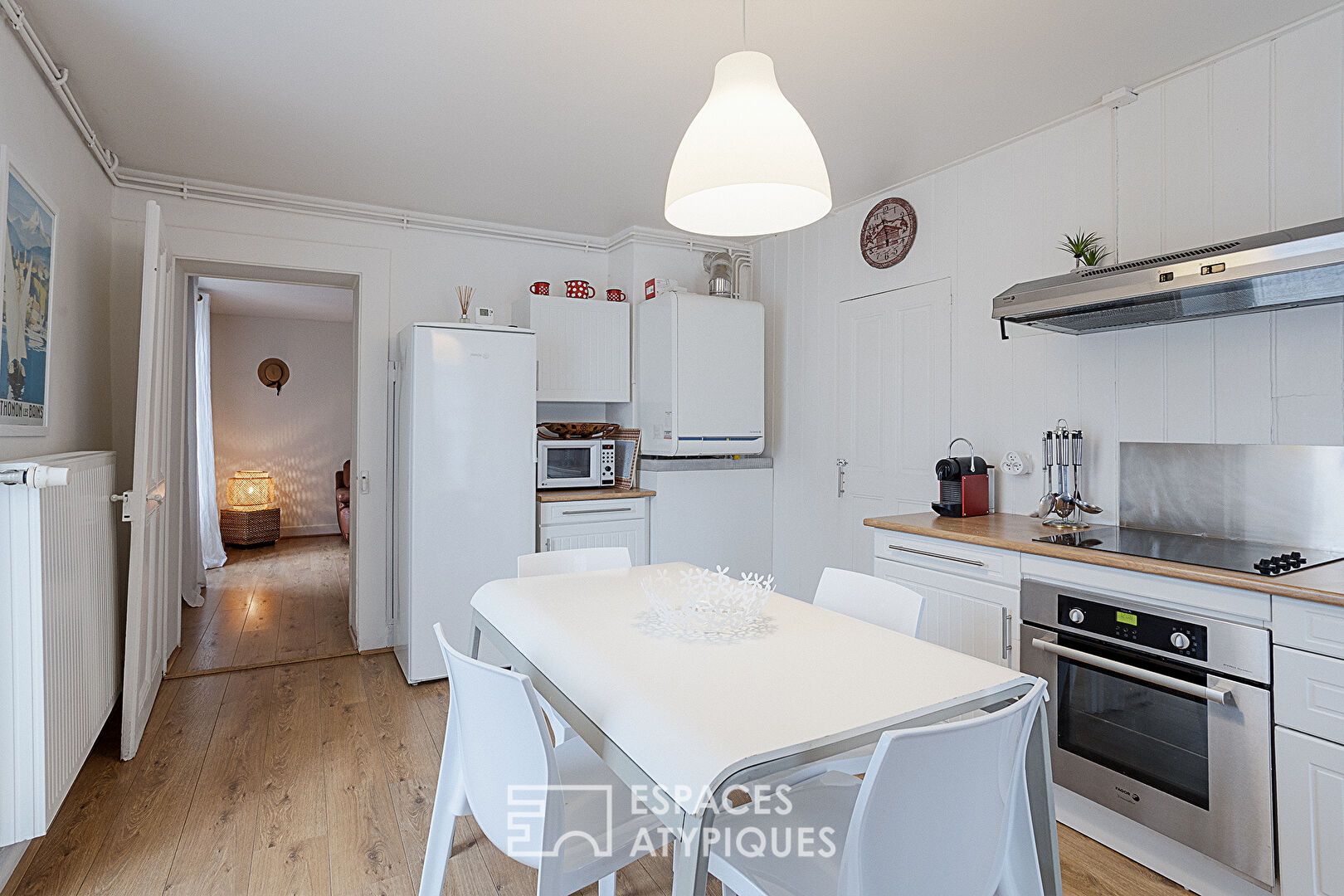 Ancienne demeure bénédictine du XIX siècle avec jardin et annexes