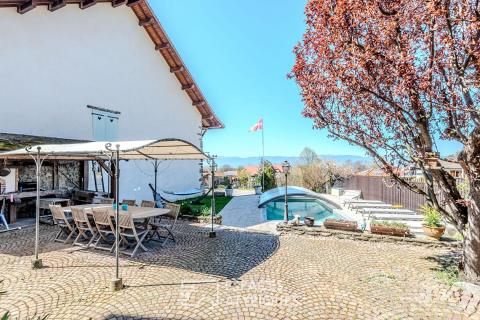 Castle with outbuildings and swimming pool near Geneva
