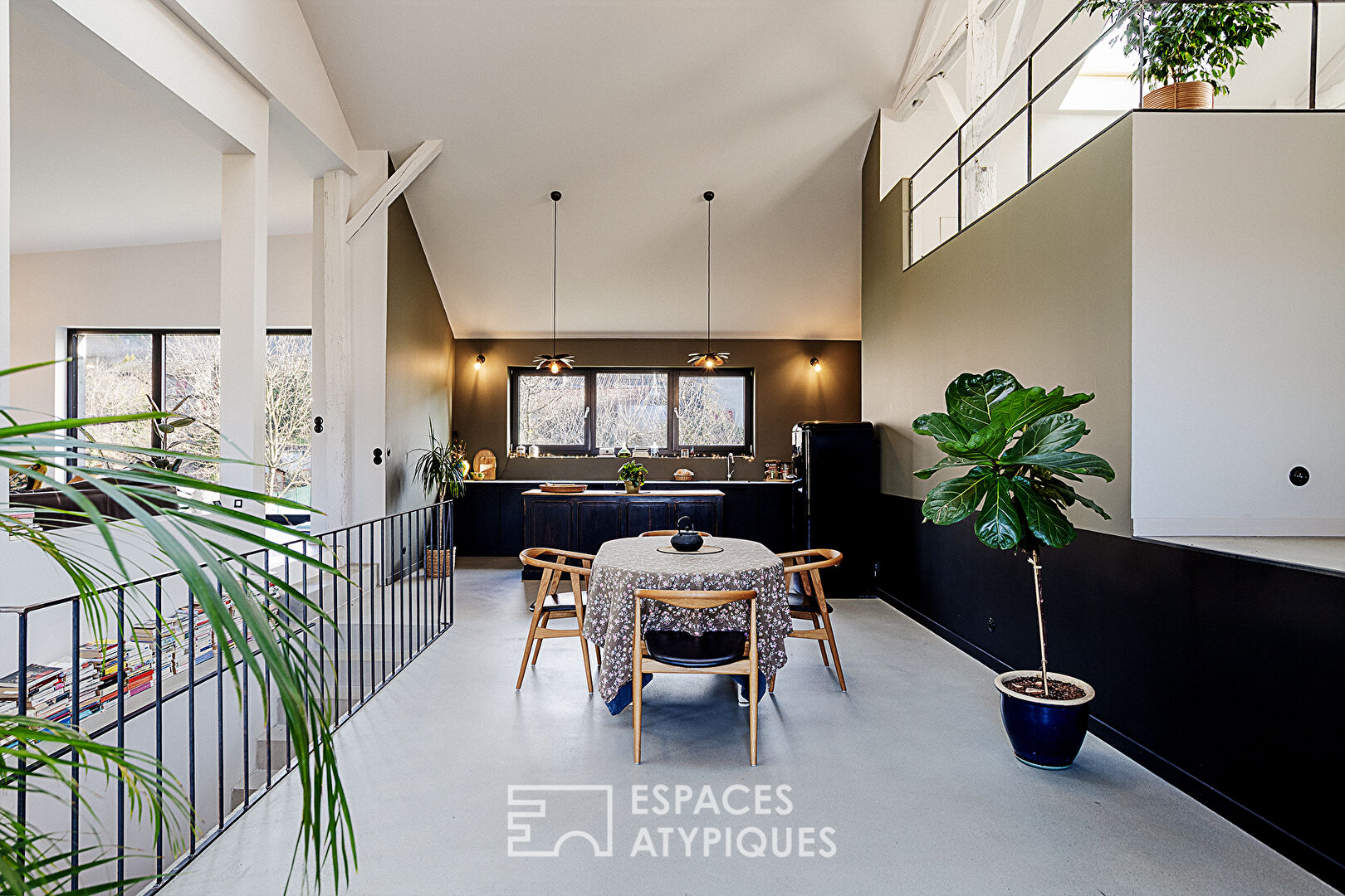 Maison loft réinventée dans une ancienne grange du XIXè siècle