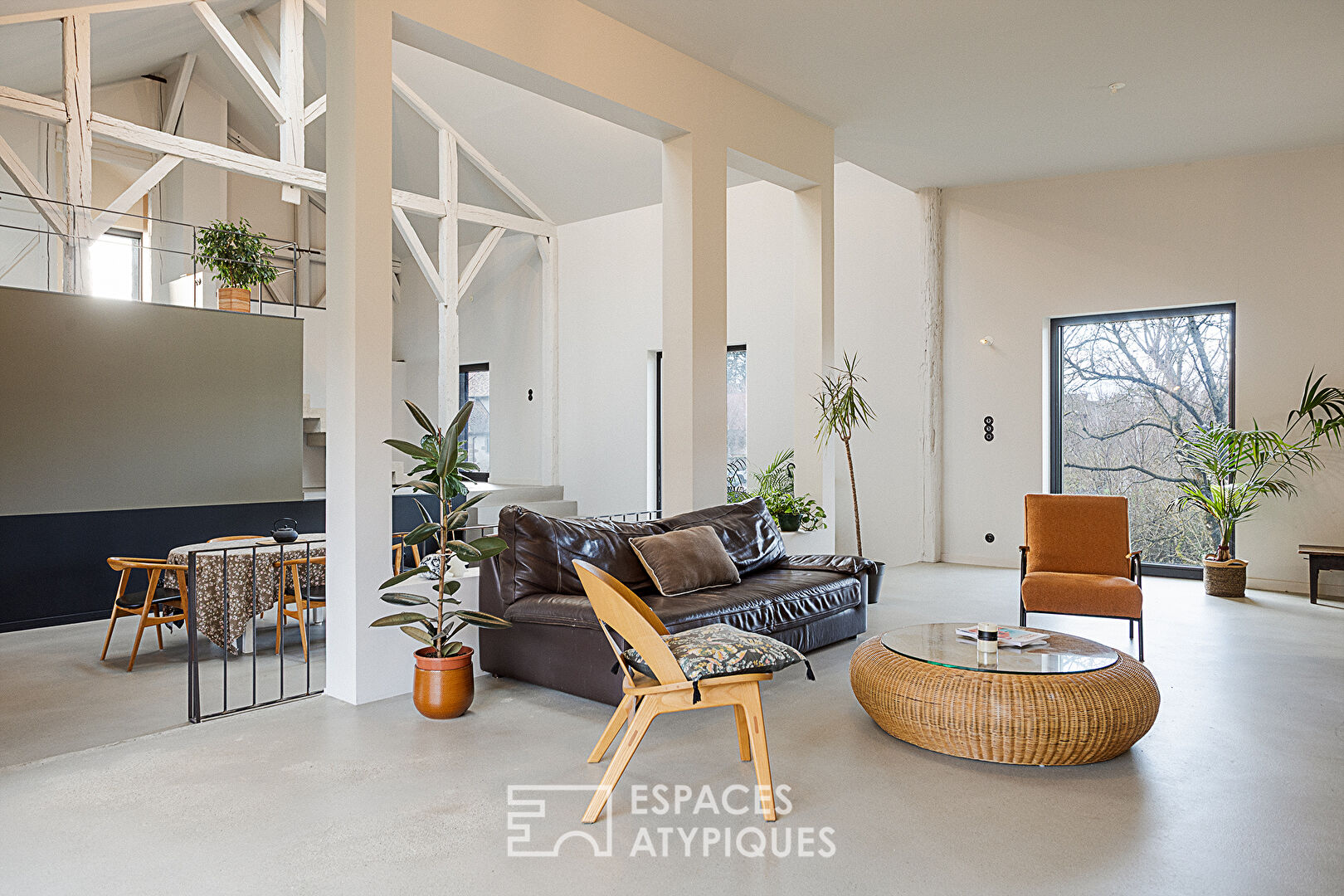 Maison loft réinventée dans une ancienne grange du XIXè siècle