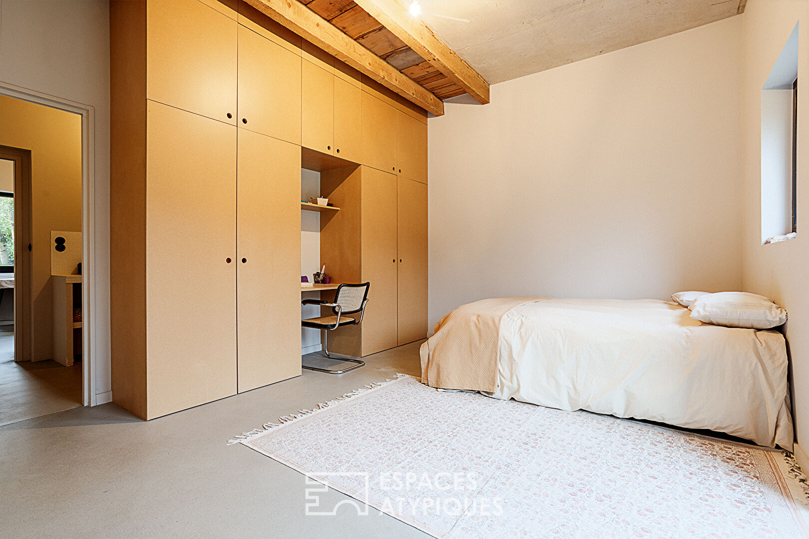 Maison loft réinventée dans une ancienne grange du XIXè siècle