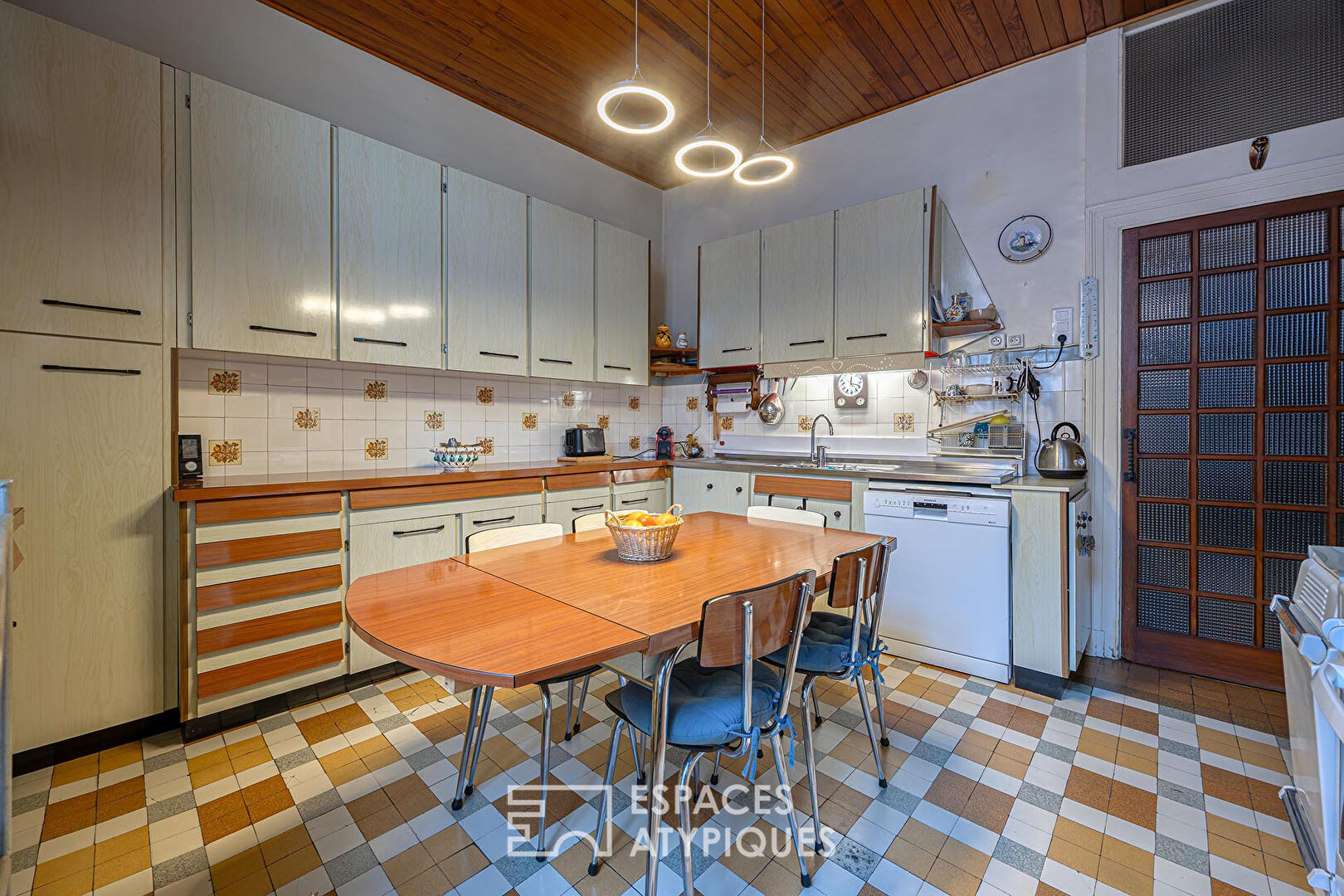 Vaste appartement à l&rsquo;élégance historique, au coeur de la ville