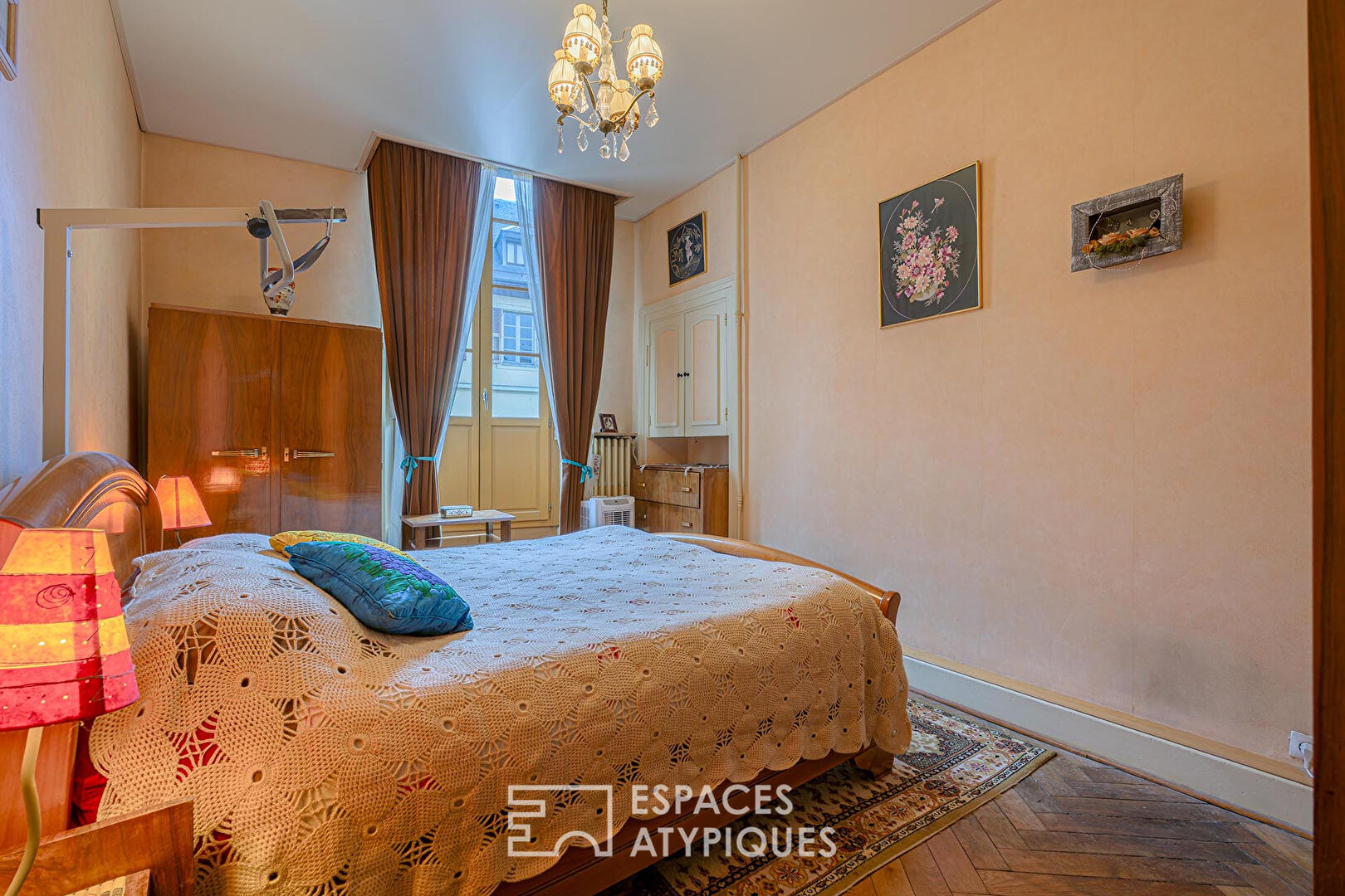 Vaste appartement à l&rsquo;élégance historique, au coeur de la ville