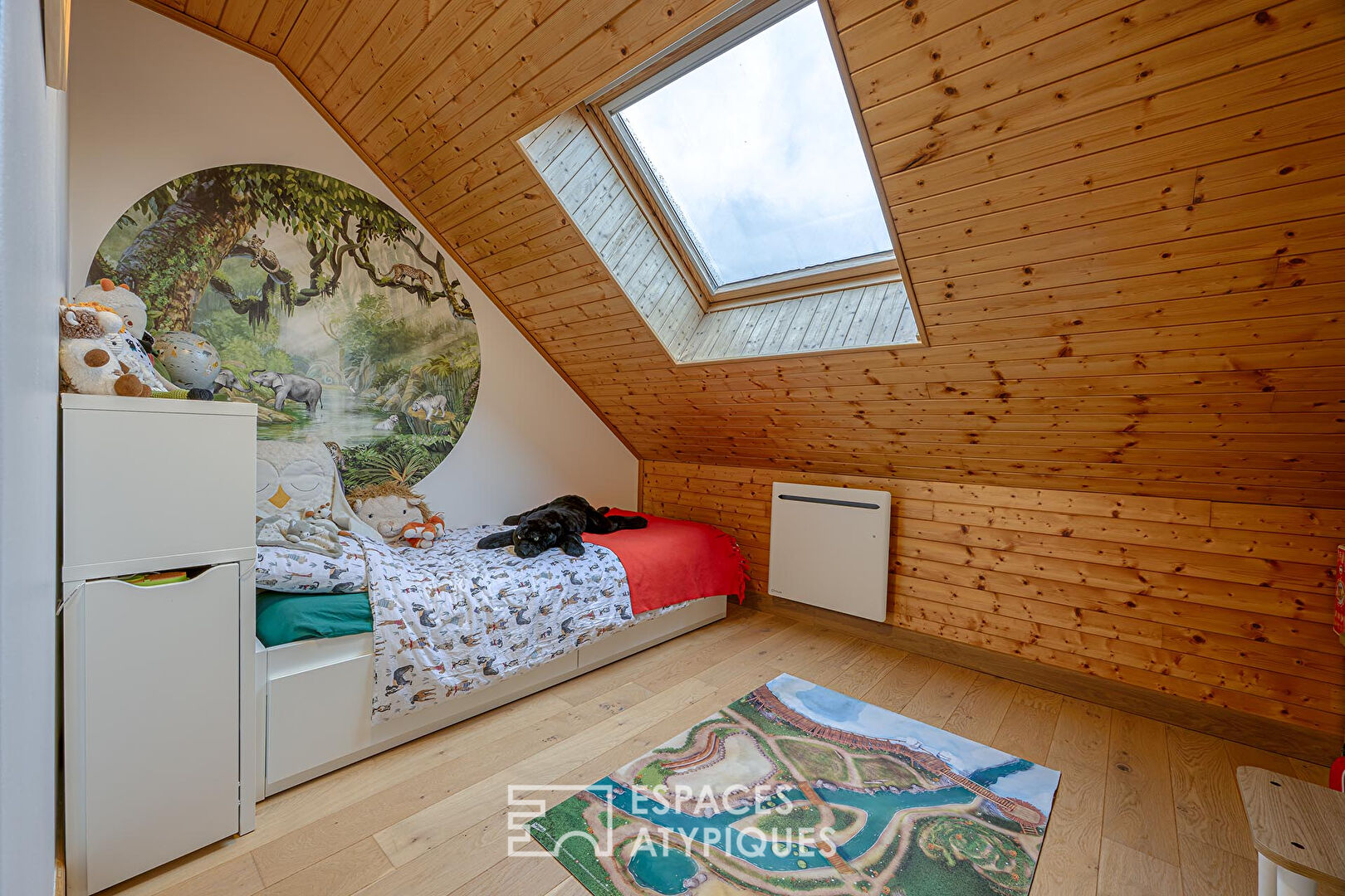 Duplex rénové avec jardin et terrasse ombragée vue sur le lac