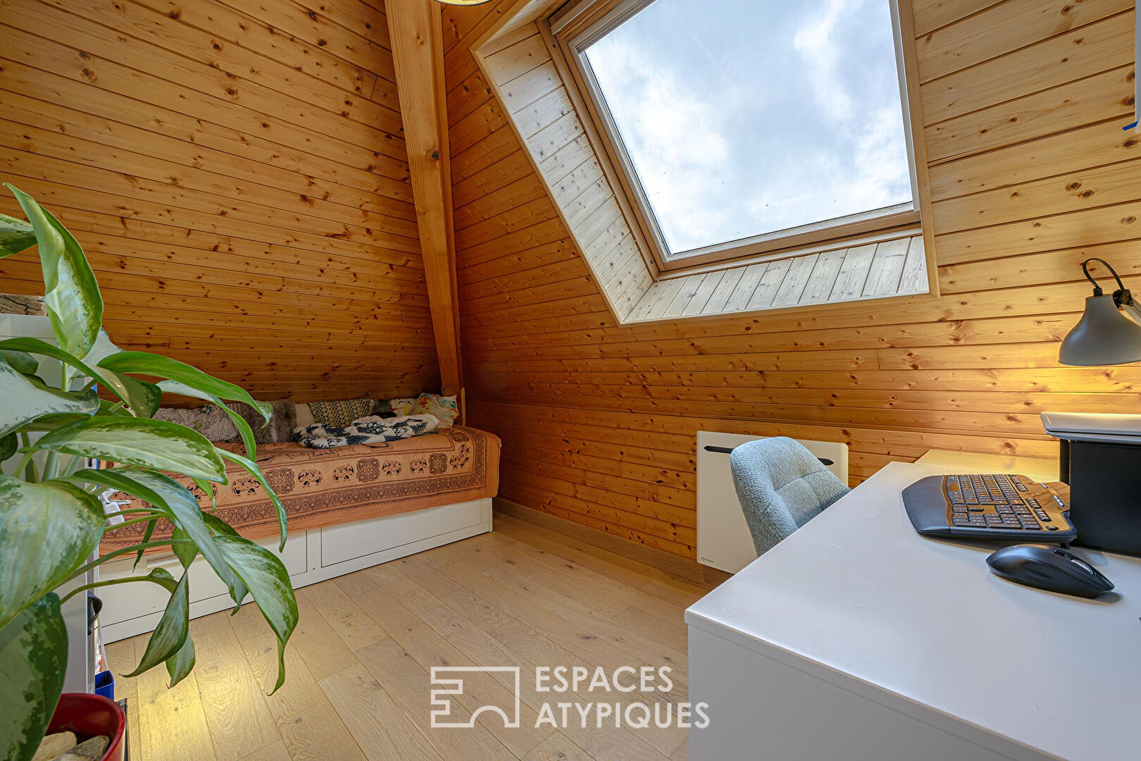 Duplex rénové avec jardin et terrasse ombragée vue sur le lac