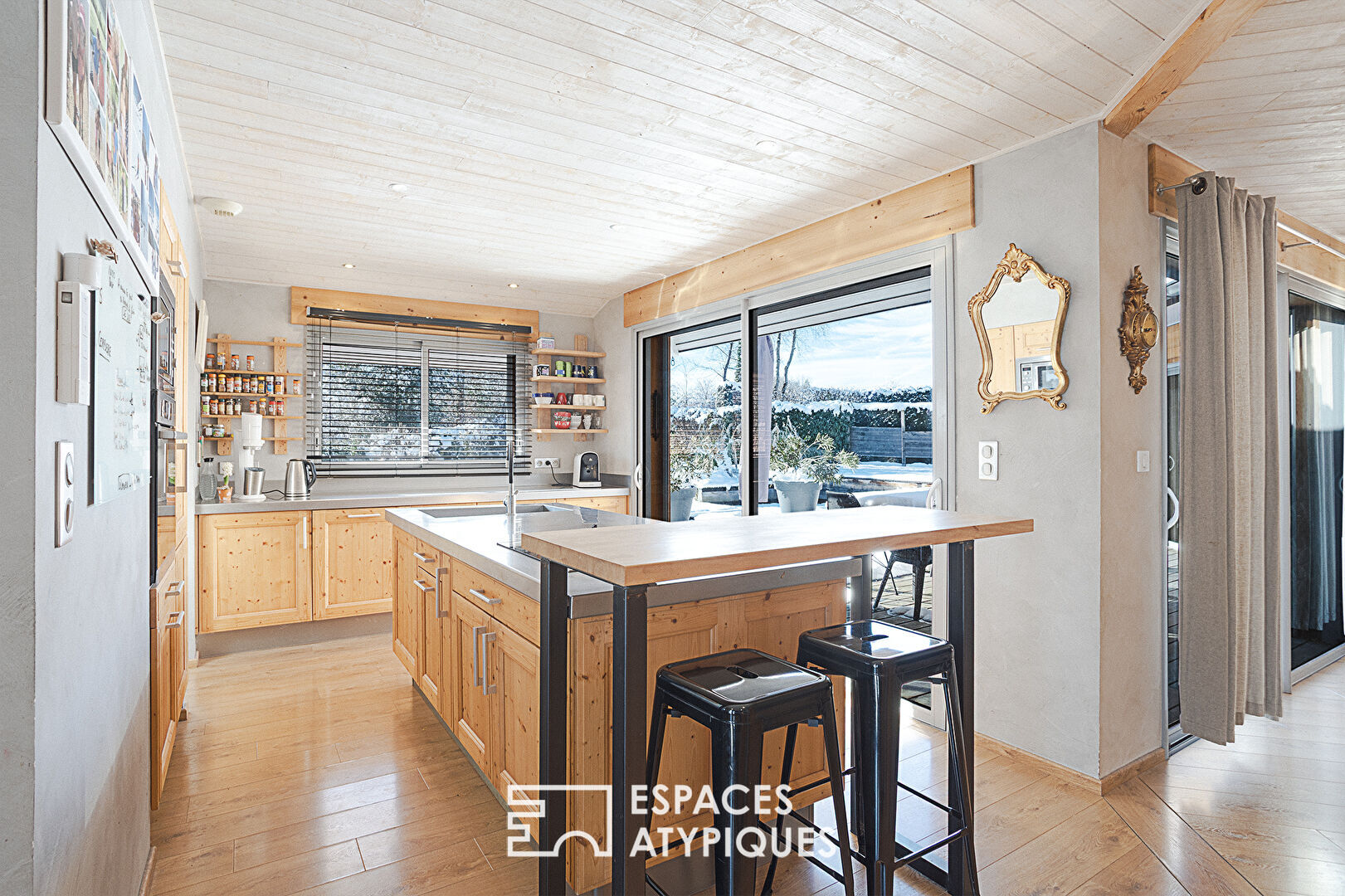 Maison ossature bois comme un refuge contemporain