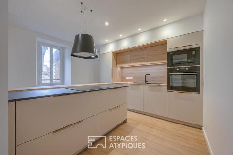 Elégant duplex rénové en coeur de ville
