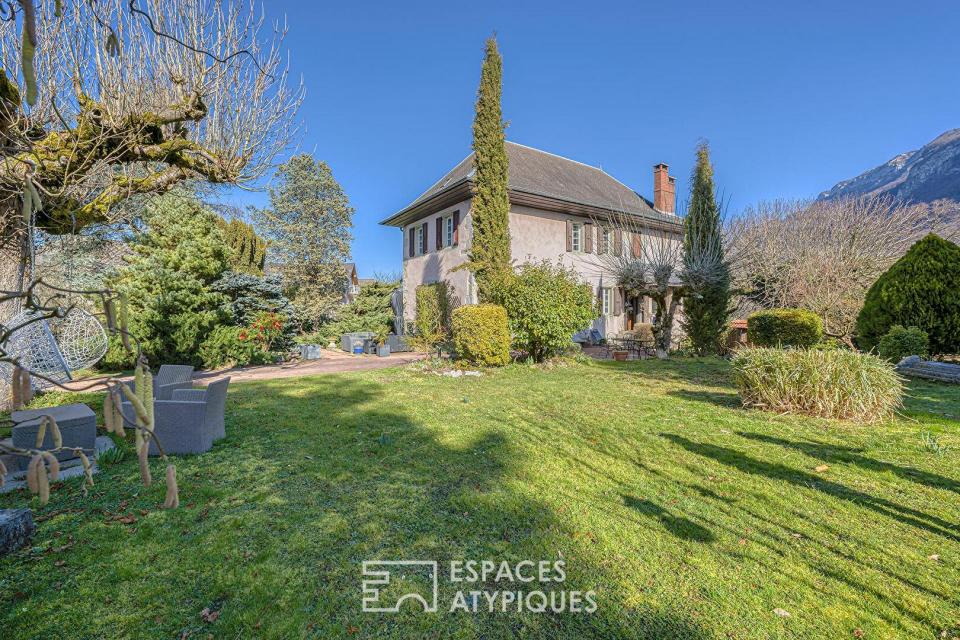 Maison de Maitre du XVIIIéme avec son parc arboré de 2400 m²