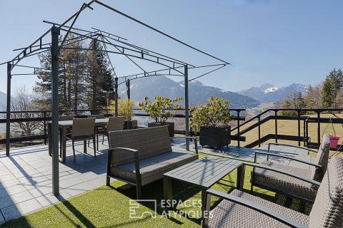 Chalet 70&rsquo;s rénové dans son écrin de verdure