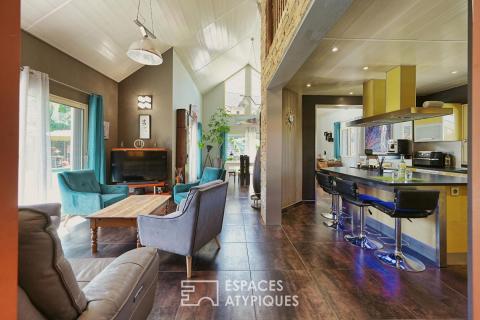 Maison contemporaine avec séjour cathédrale proche du lac