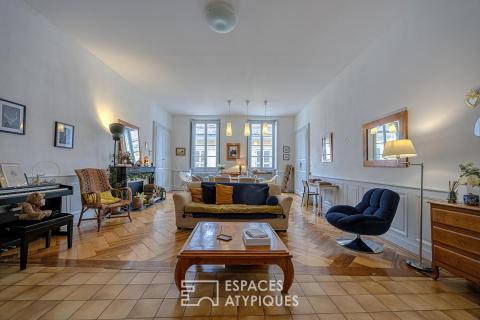 Appartement bourgeois à l&rsquo;esprit vintage et son éden suspendu