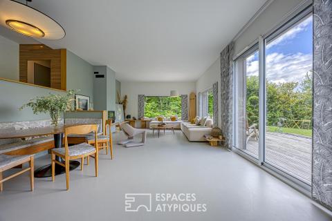 Maison contemporaine avec jardin paysager