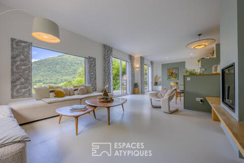 Maison contemporaine avec jardin paysager