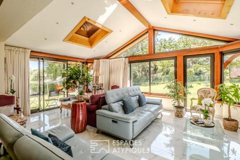 Villa familiale au coeur d’un environnement arboré