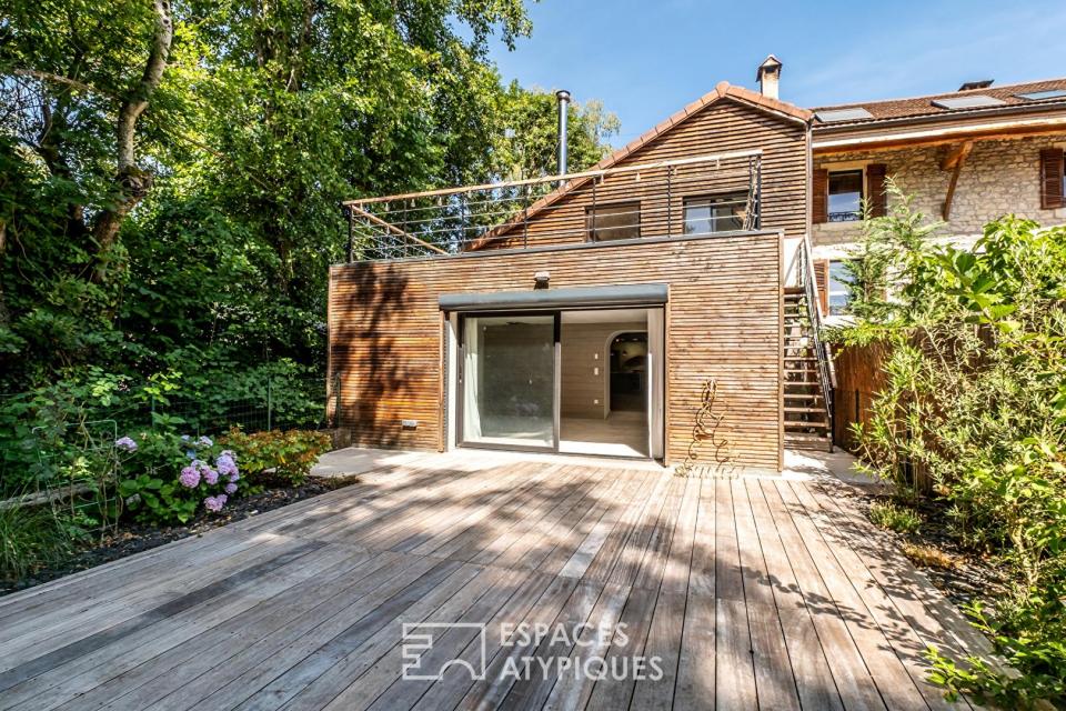 Ancien atelier forge du XVIIIème réinventé en loft contemporain