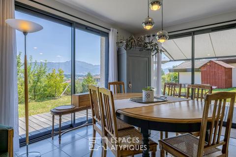 Elégante maison avec vue montagnes