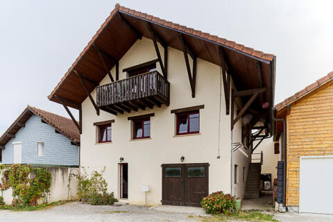 Maison de village 1950 esprit loft et terrasse tropézienne