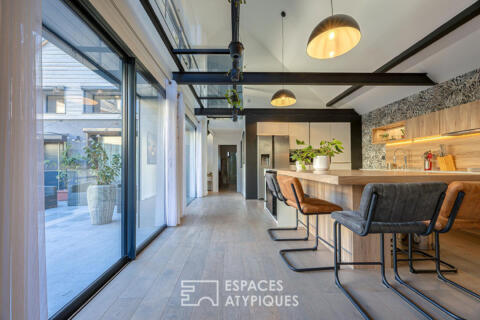Maison contemporaine avec garage double et place de stationnement