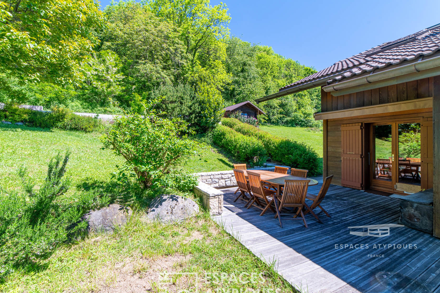 Maison avec piscine, vue lac, montagnes & château