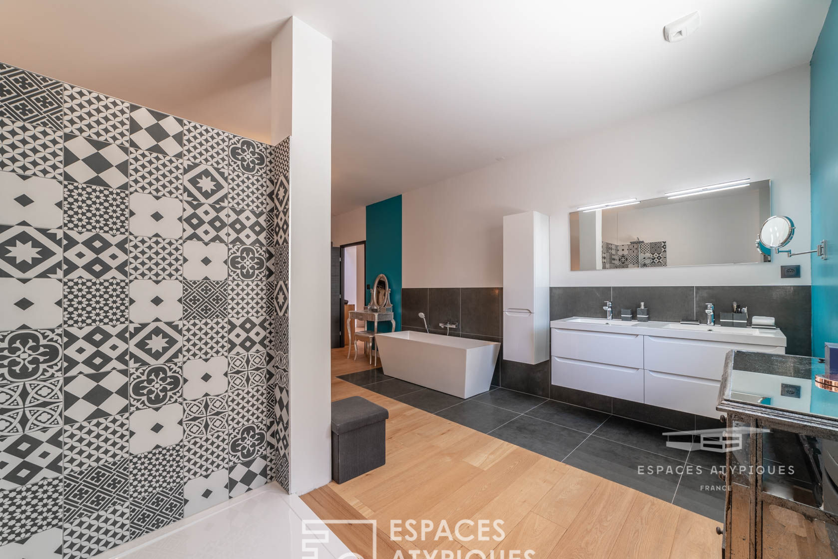 Loft intimiste avec patio à deux pas du centre-ville