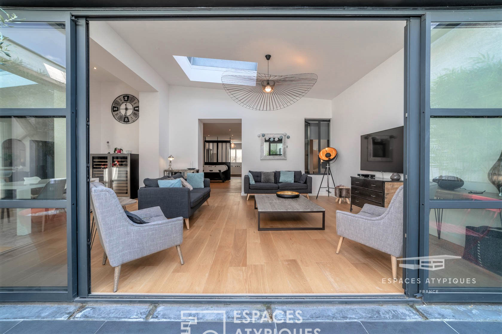 Loft intimiste avec patio à deux pas du centre-ville