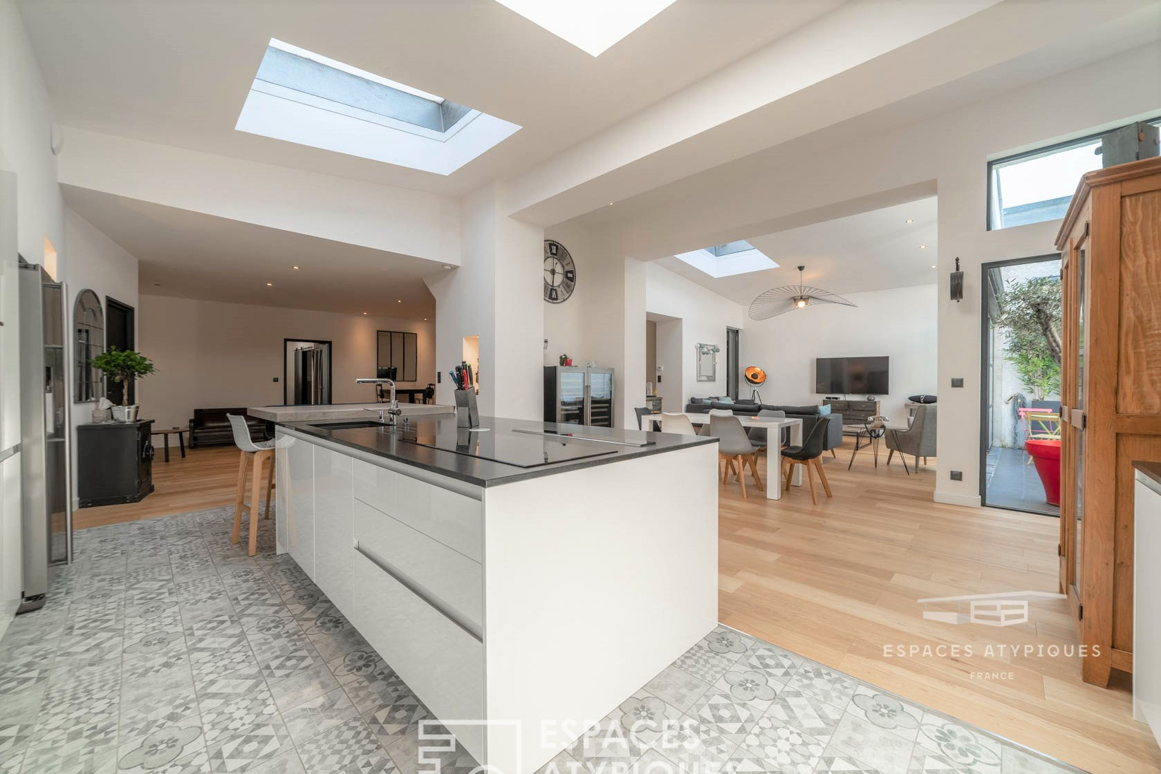 Loft intimiste avec patio à deux pas du centre-ville