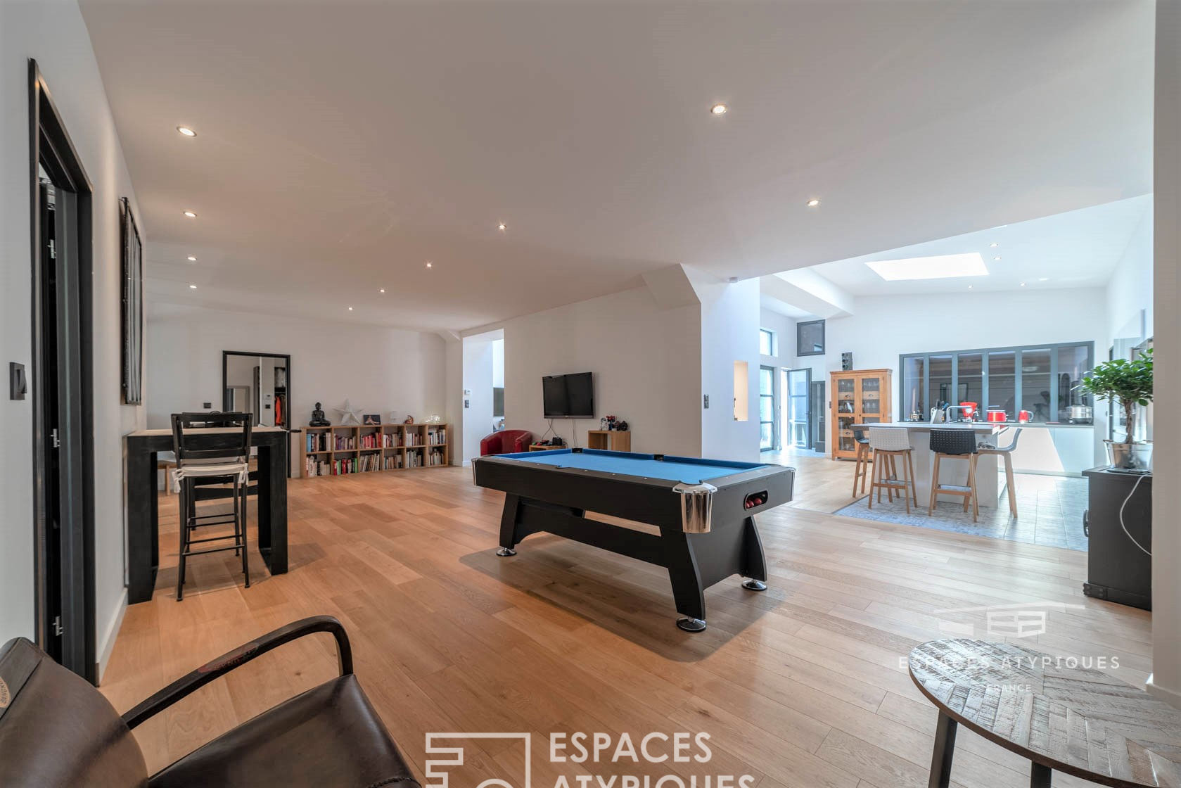 Loft intimiste avec patio à deux pas du centre-ville