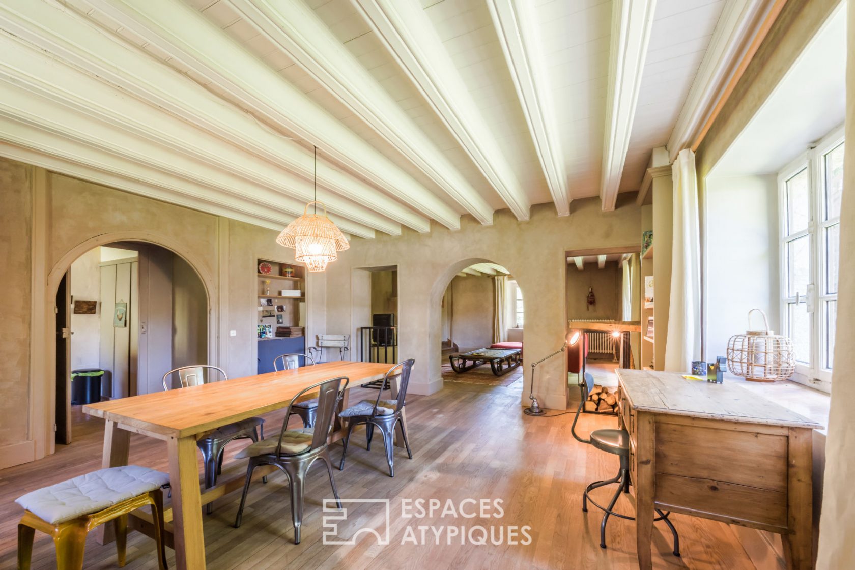 Dépendance de château rénovée au style « campagne-chic »