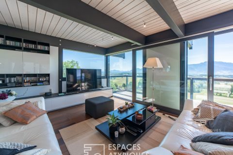 VILLA CONTEMPORAINE AVEC VUE CONTEMPLATIVE