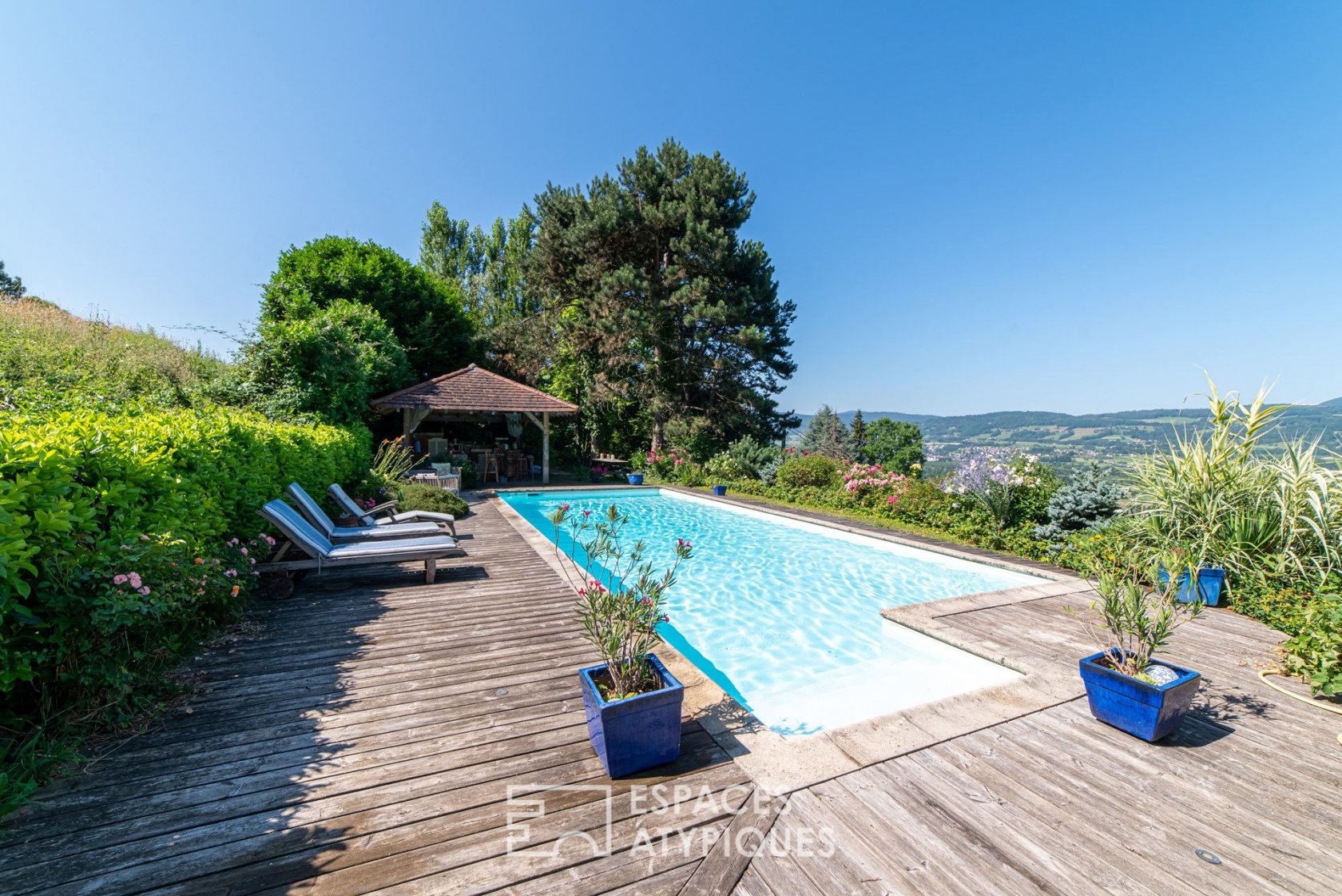 Maison de caractère avec piscine et vue exceptionnelle