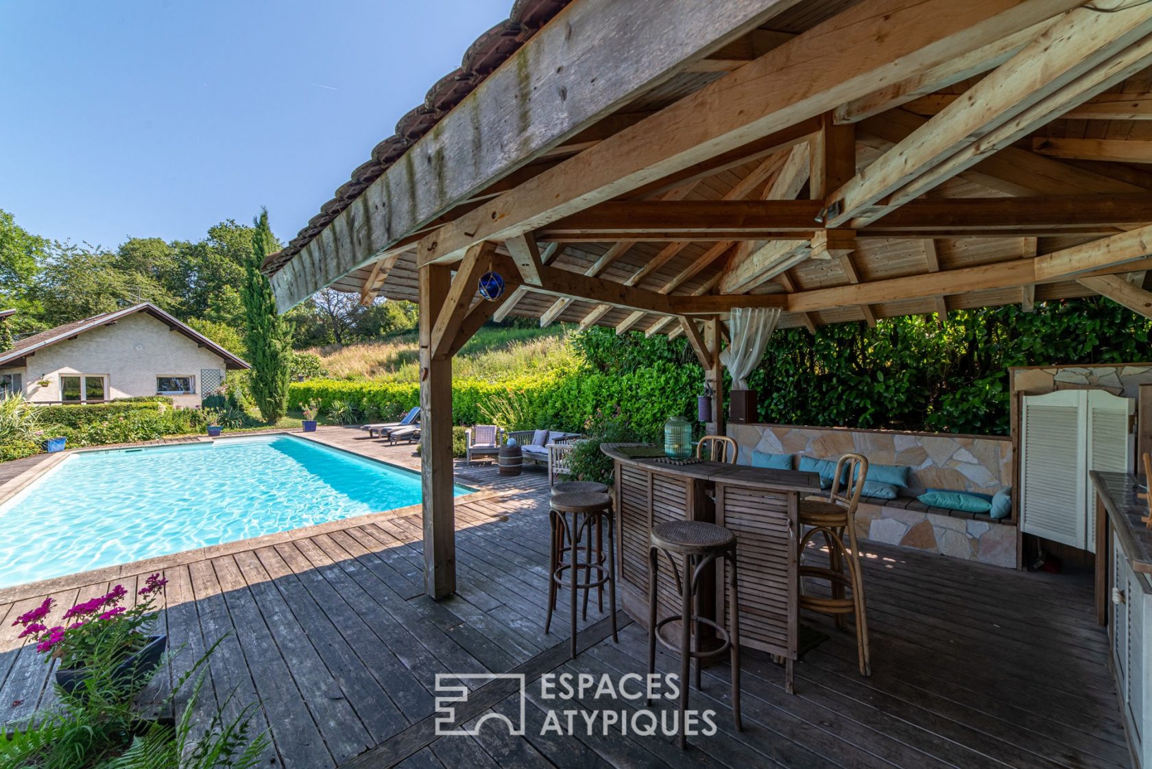 Maison de caractère avec piscine et vue exceptionnelle