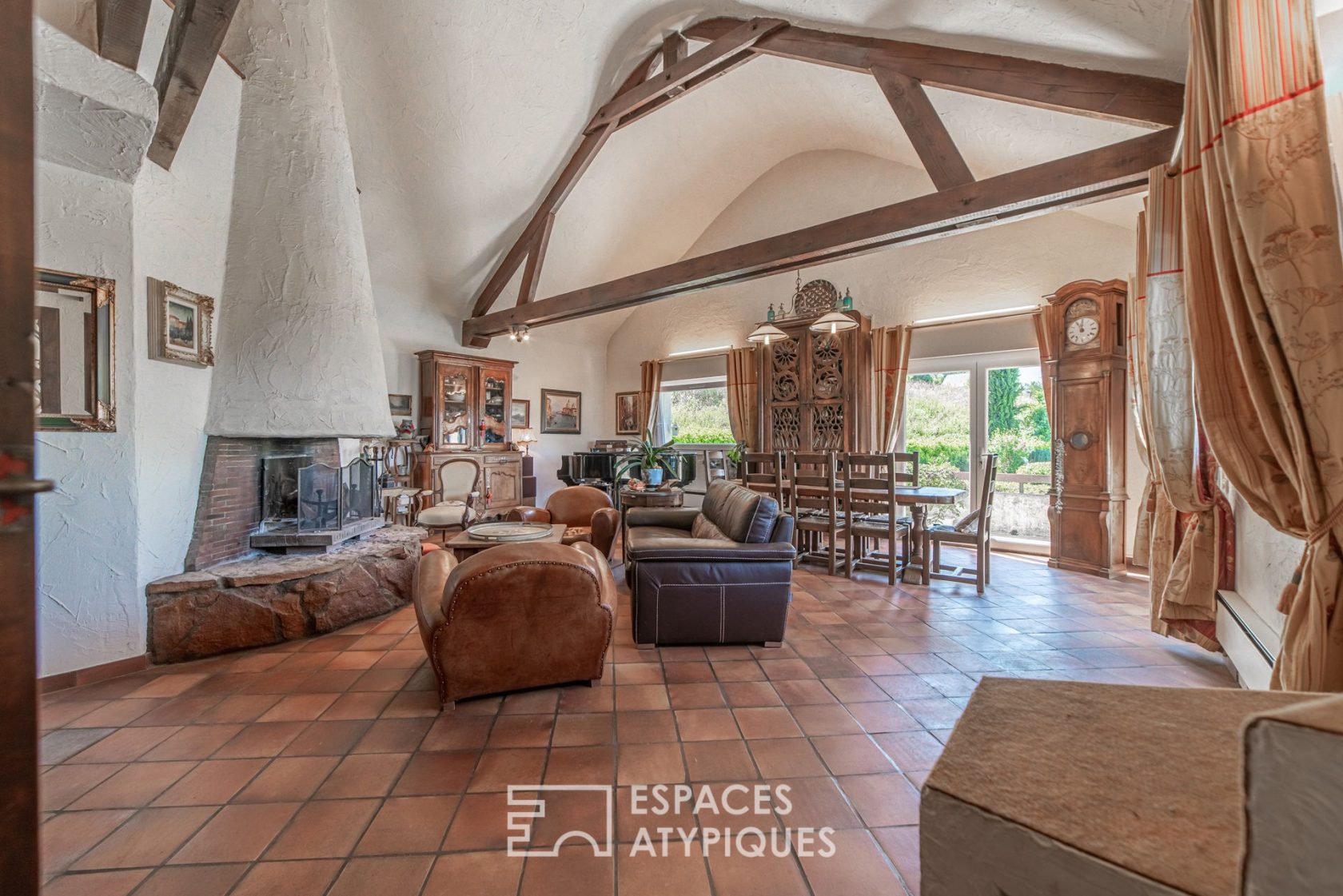 Maison de caractère avec piscine et vue exceptionnelle