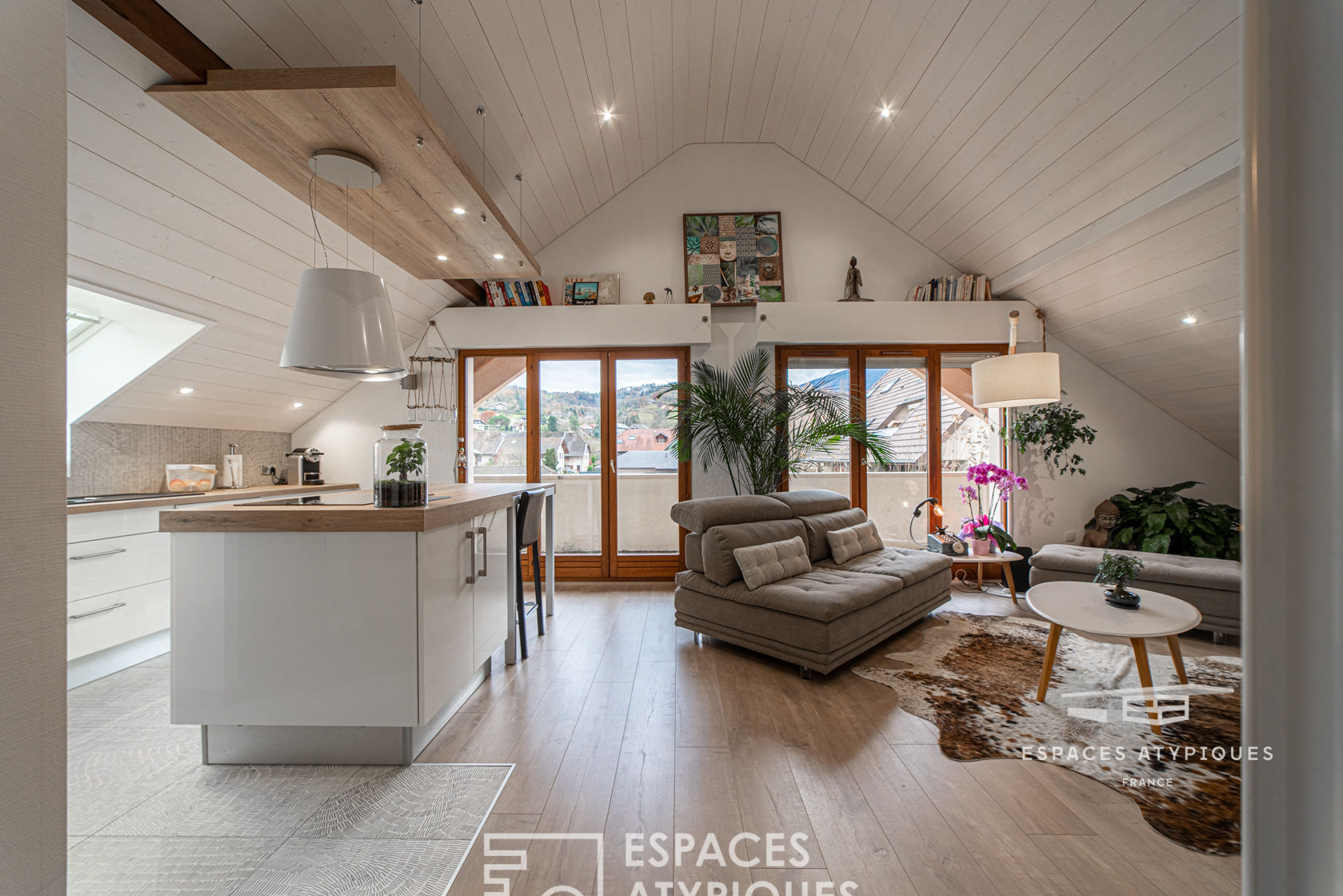Dernier-étage contemporain avec terrasse