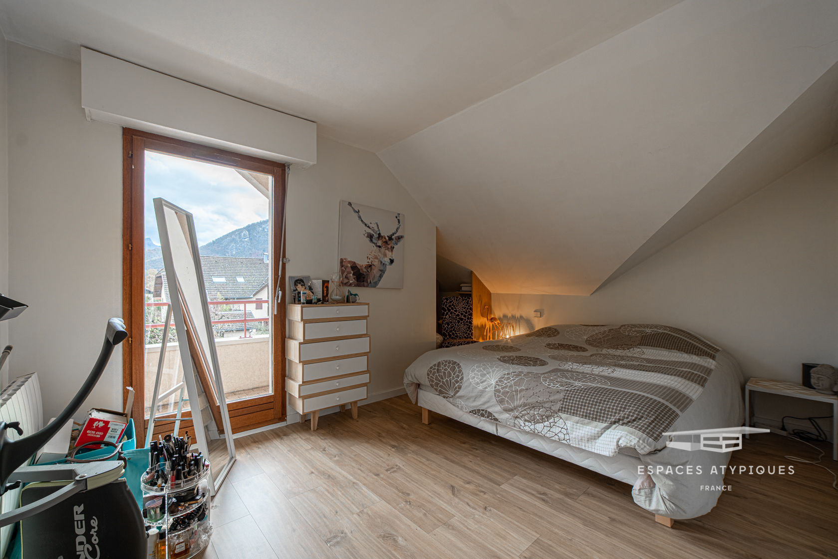 Dernier-étage contemporain avec terrasse