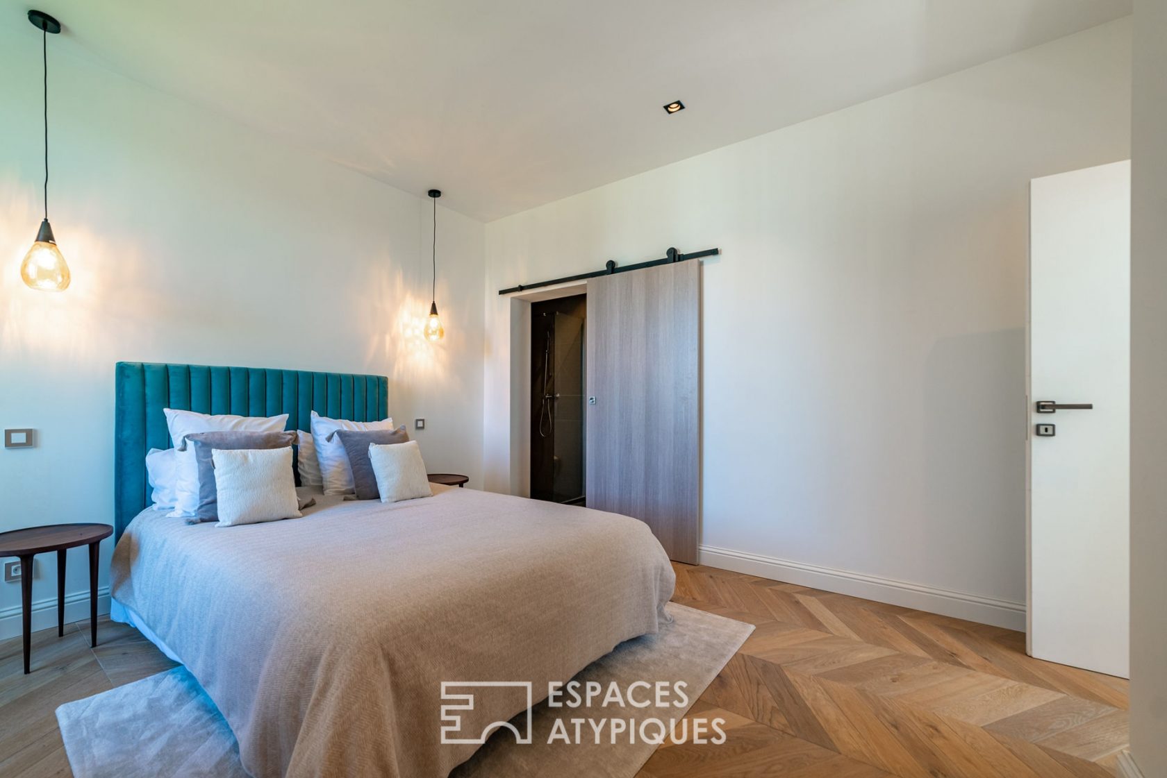 Duplex d’exception en rez-de-jardin d’un château