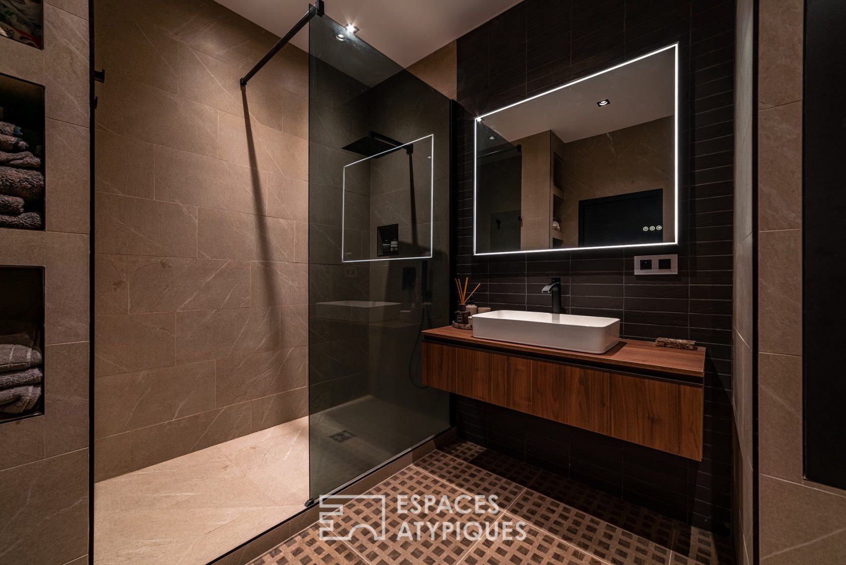 Duplex d’exception en rez-de-jardin d’un château
