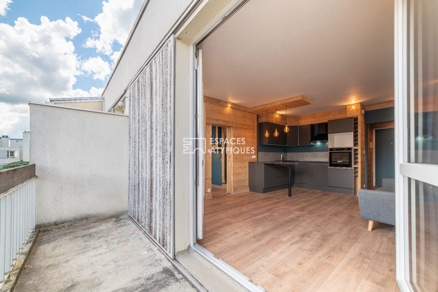Appartement contemporain avec vue