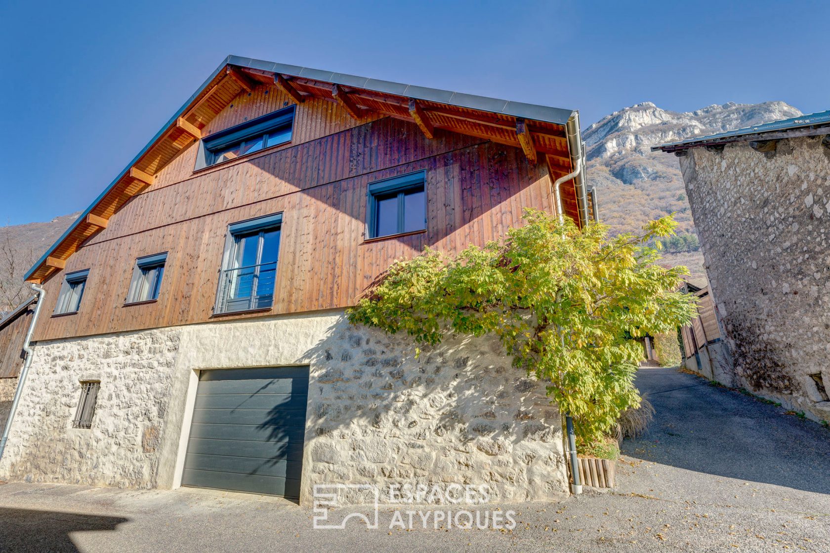 Maison de village rénovée avec terrasse