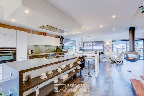 Villa contemporaine avec vue lac