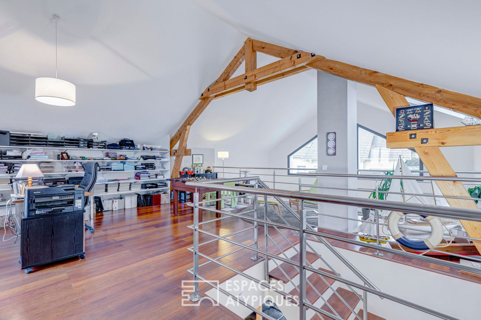 Villa contemporaine avec vue lac