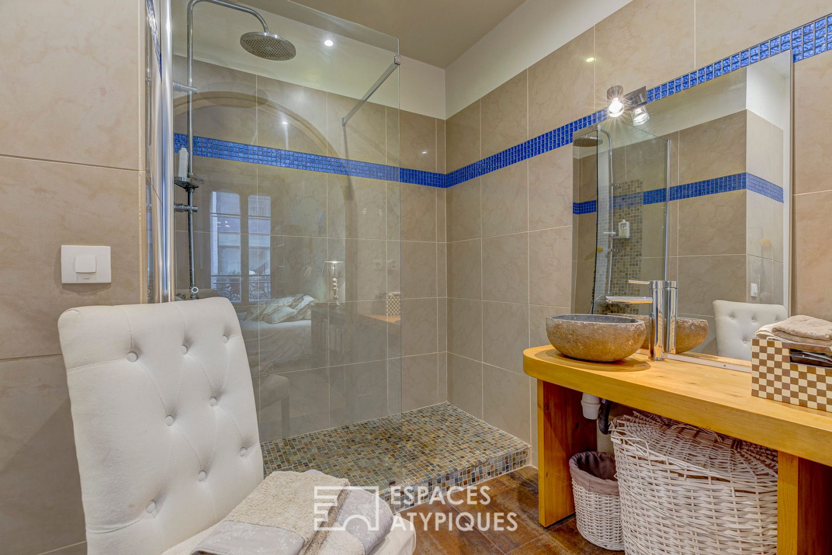 Renovated Haussmann-style apartment in the heart of the city