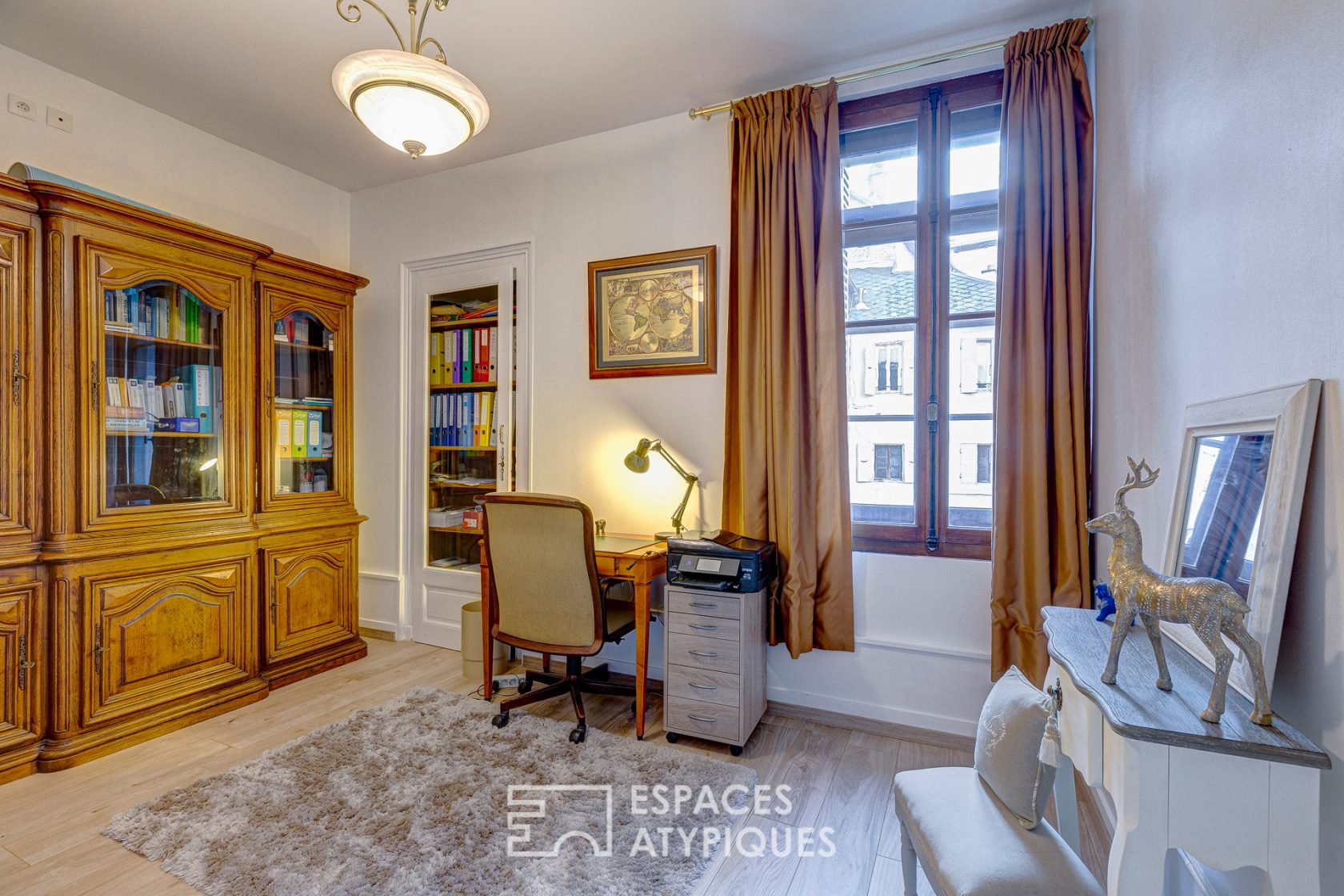 Renovated Haussmann-style apartment in the heart of the city