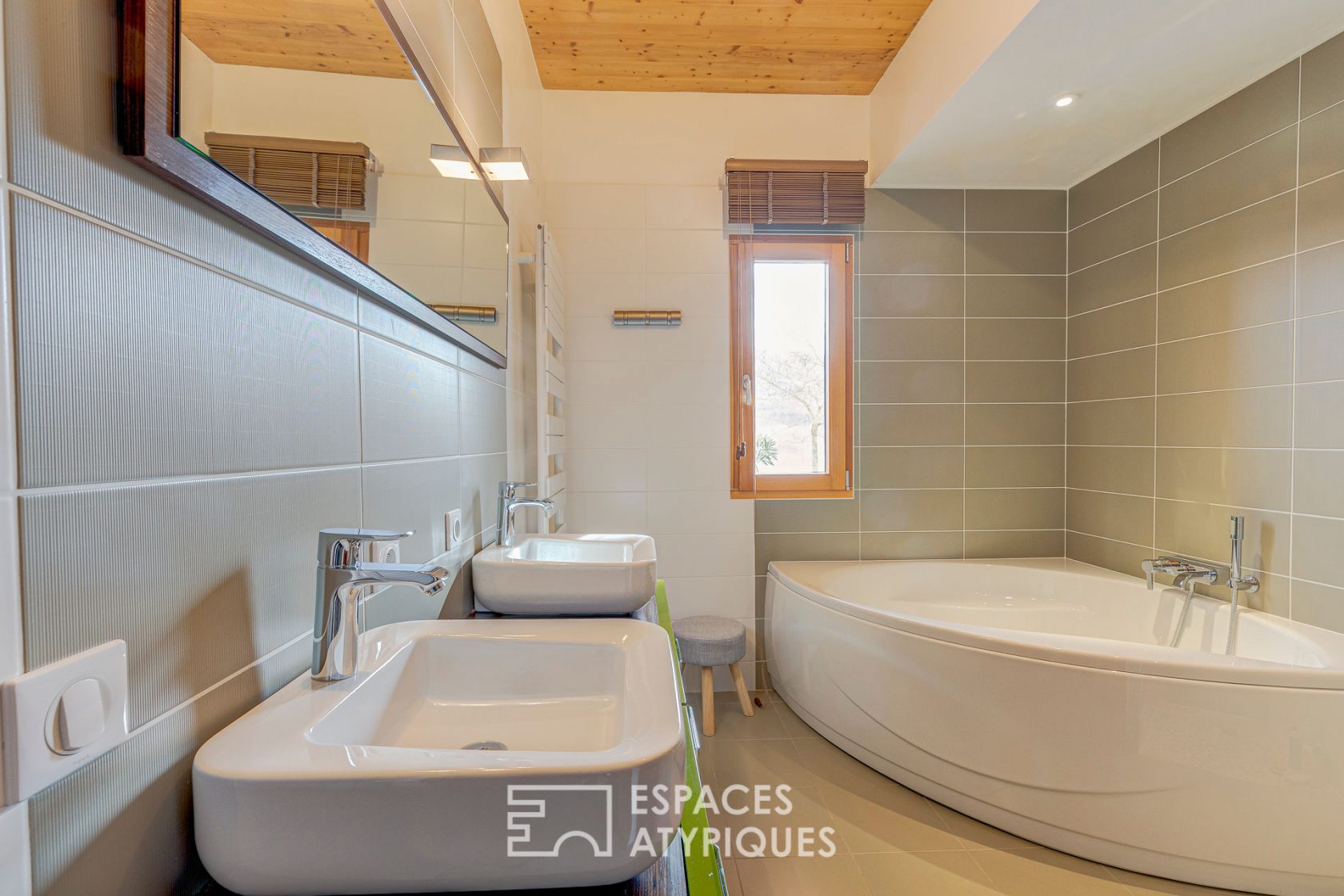 Maison d’architecte ossature bois avec piscine
